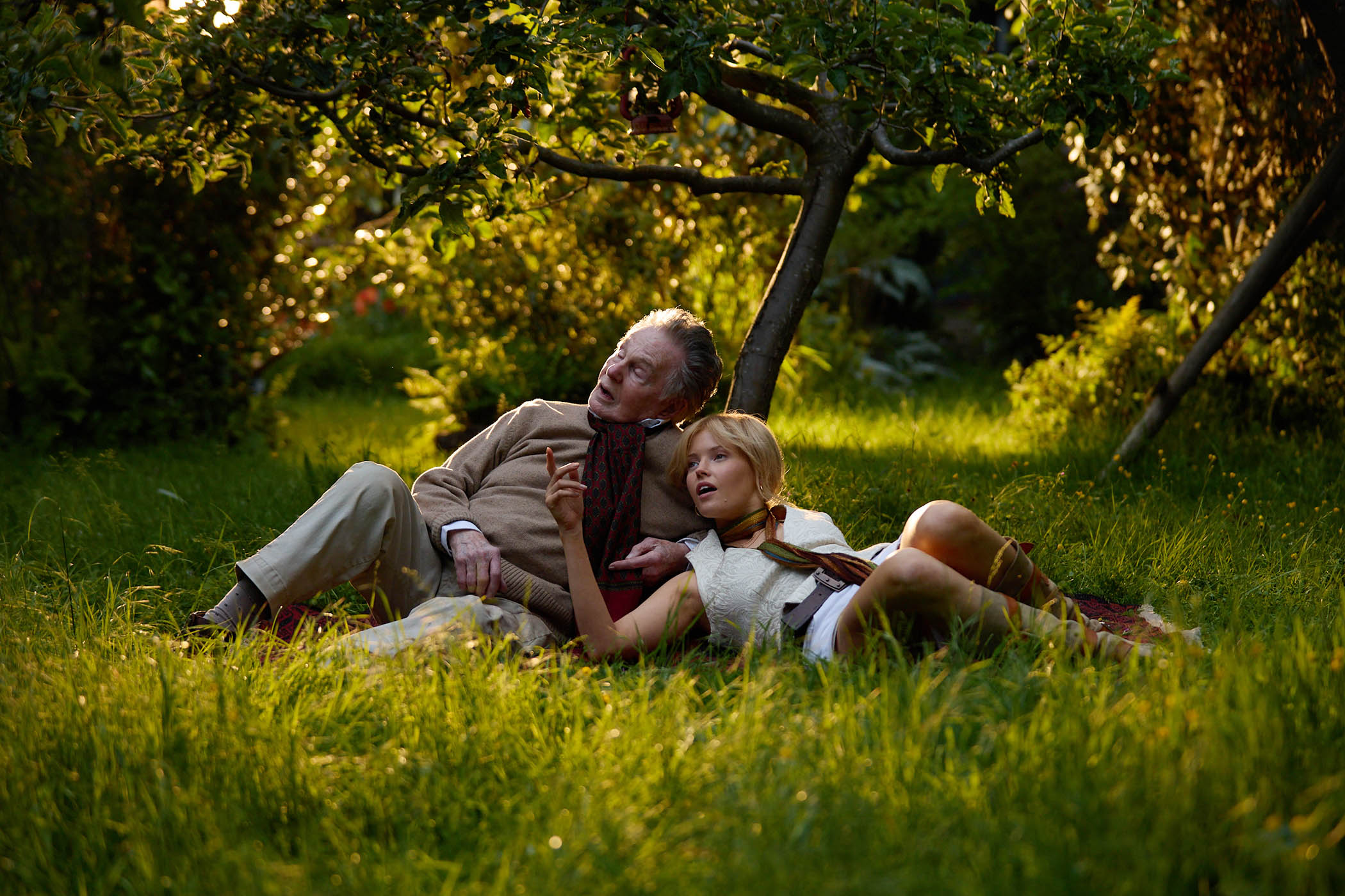 Derek Jacobi and Ellie Bamber in Moss & Freud