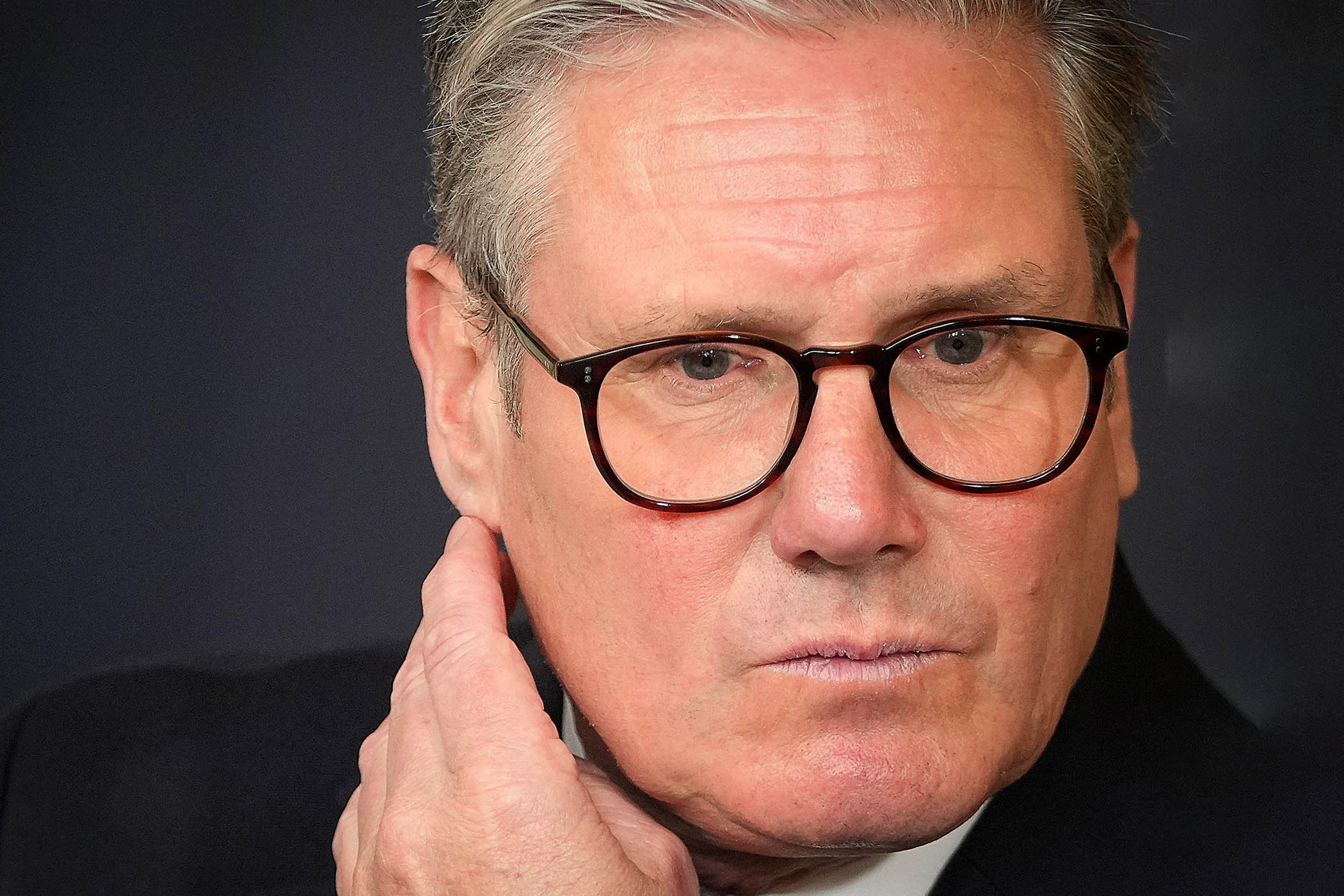 Starmer ready to seize initiative in race against time to save leadership