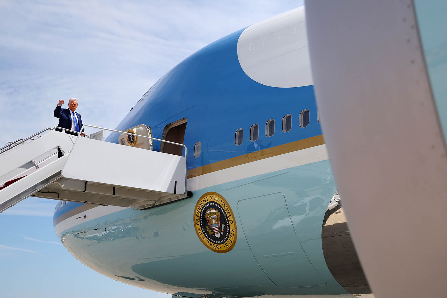 Trump’s Qatari Air Force One plan raises eyebrows