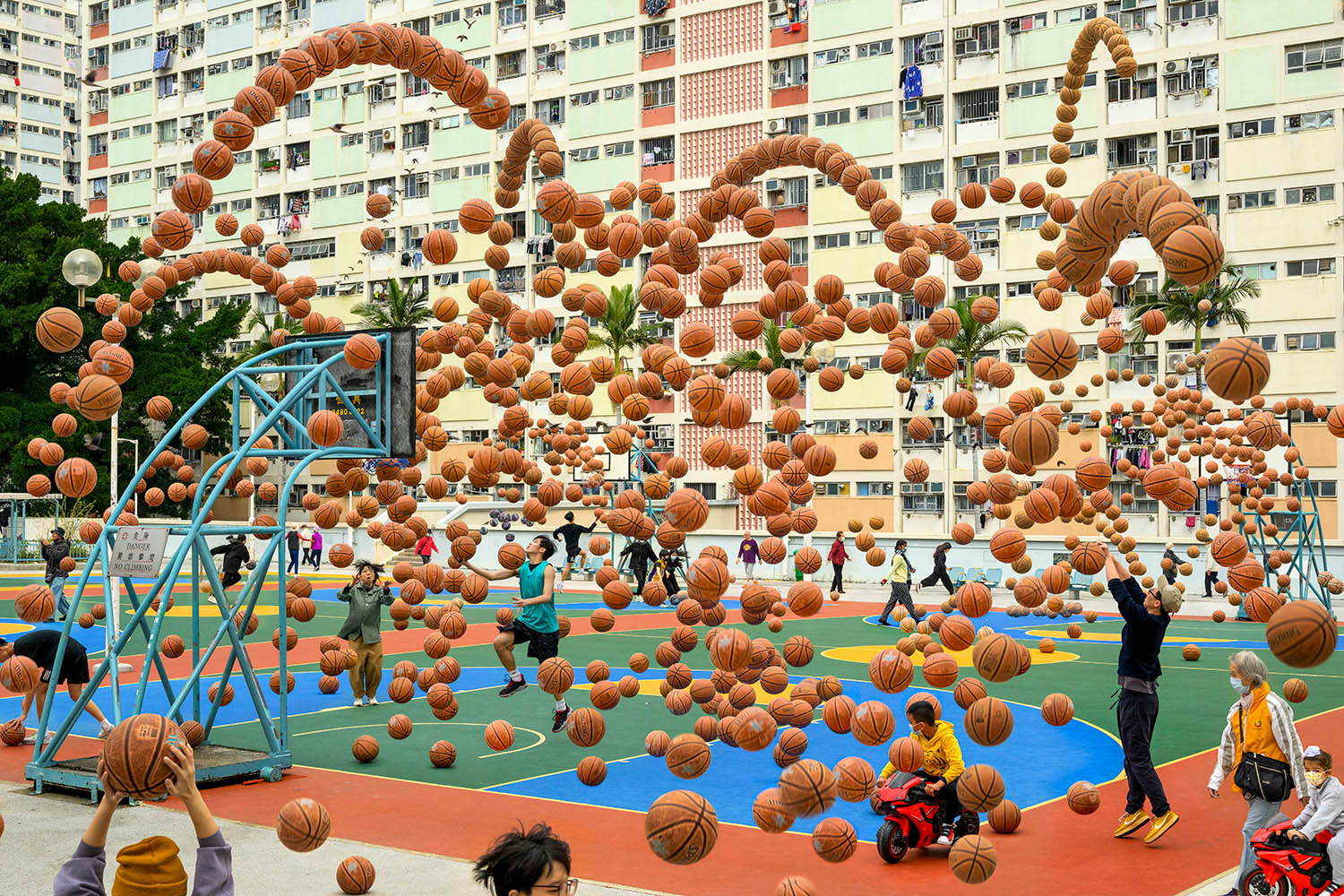Basketball at the Choi Hung Estate, Hong Kong, 2023. Over two hours an estimated 5,000 photos were taken, arranged in 1,203 layers.