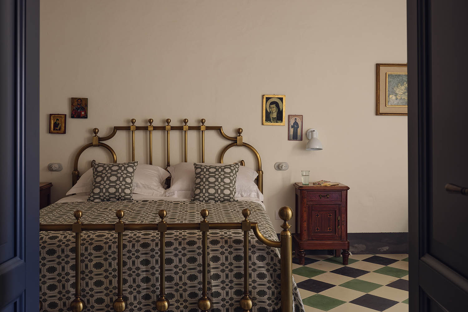 Italian classics: the walls and floor in the dining room have been restored using traditional techniques